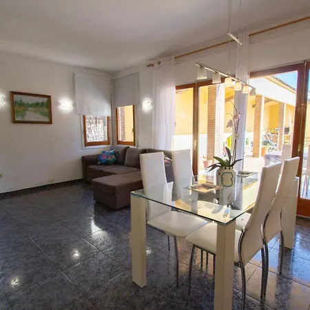 Catalunya Casas Off The Beaten Path Oasis Near Lake!